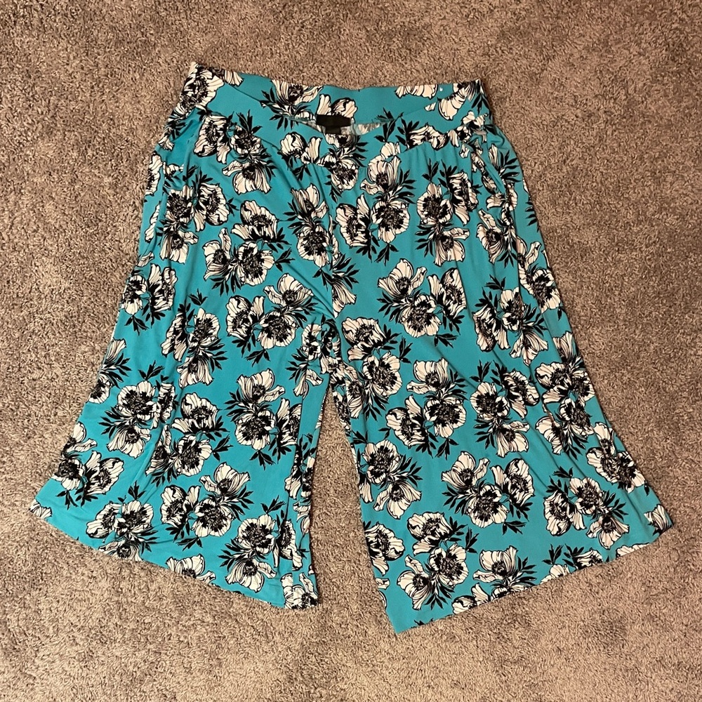 Lane Bryant 22/24 Black and White Flora Teal Pants